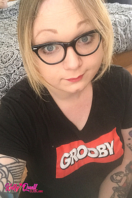 Mini Set! March 11, 2024 - Looking cute in my Grooby Shirt