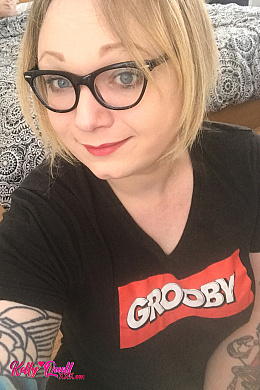 Mini Set! March 11, 2024 - Looking cute in my Grooby Shirt